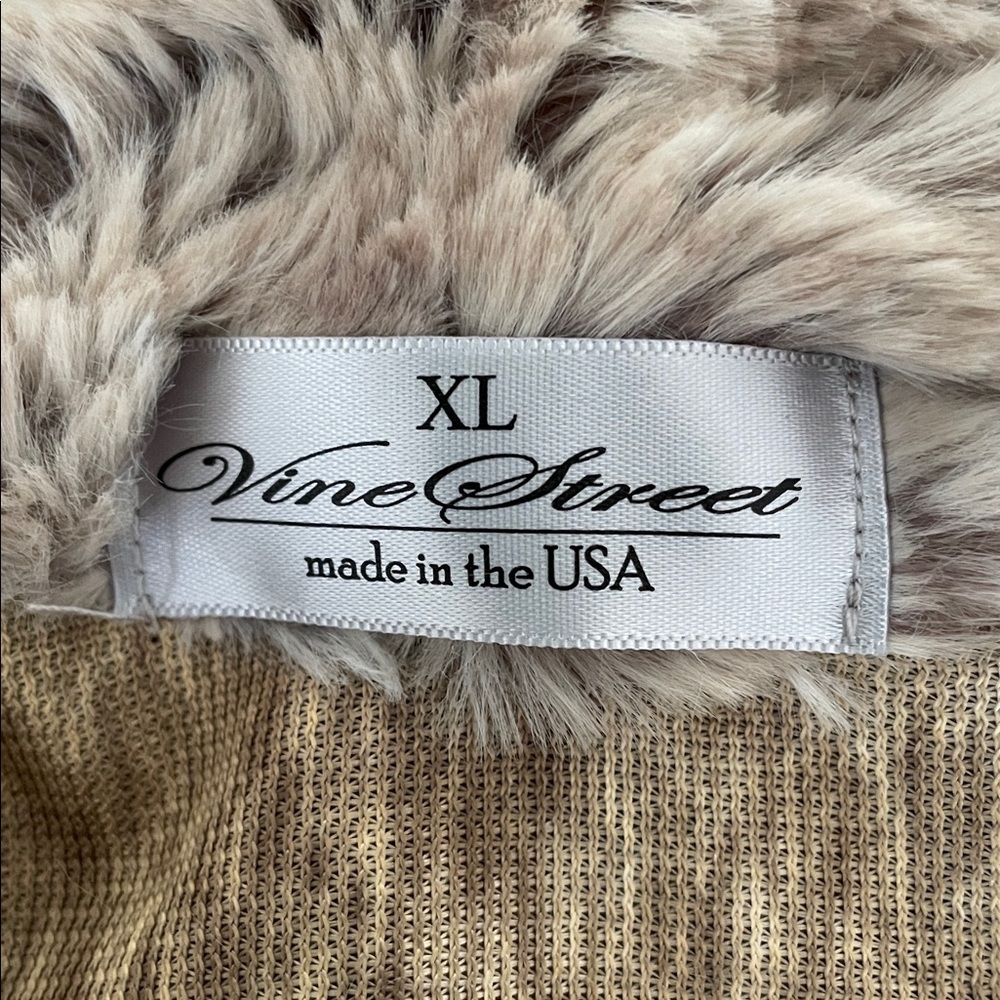 Vine Street Faux Fur Cream Coat Size XL - Picture 2 of 8